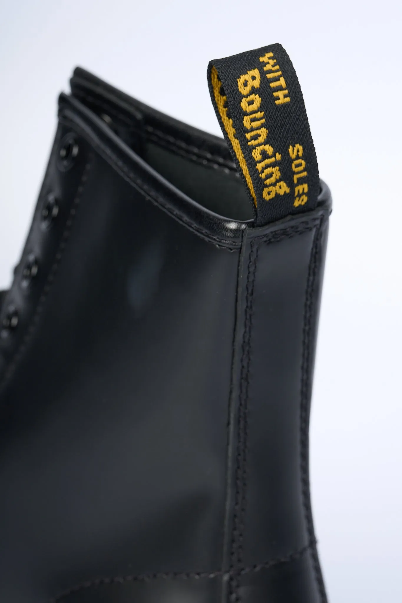 Dr. Martens Anfibio Pelle 1460 Smooth Nero Donna